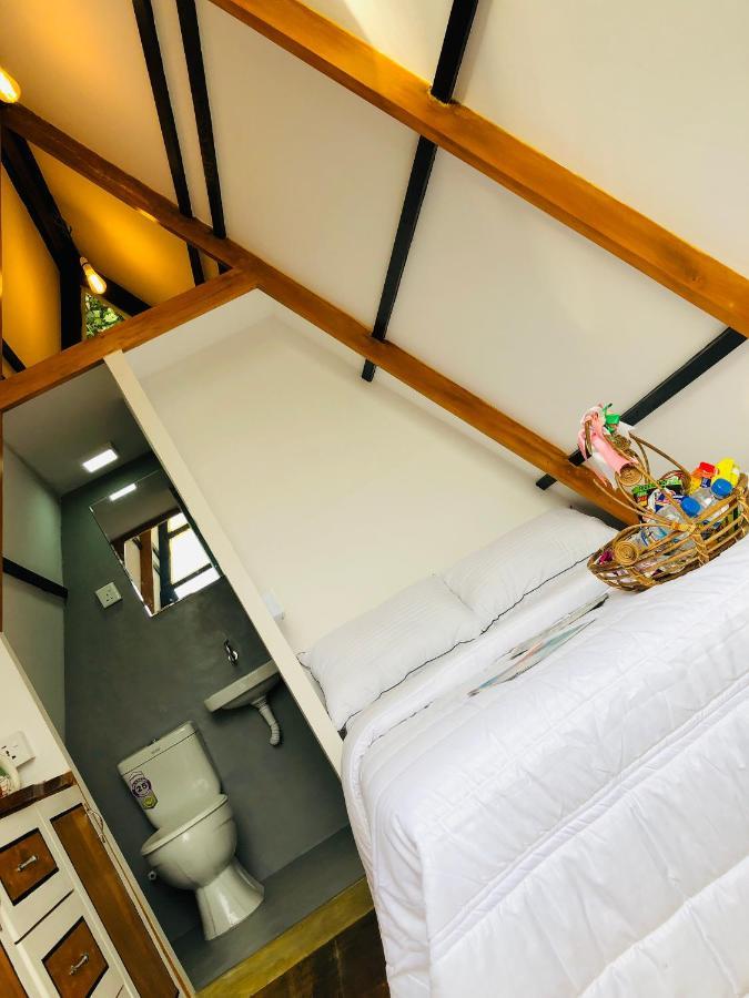 The We2 "Wildwood Elegance Escape" Bed & Breakfast Induruwa Dış mekan fotoğraf