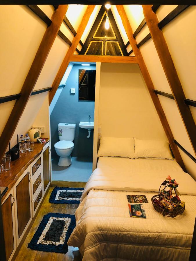 The We2 "Wildwood Elegance Escape" Bed & Breakfast Induruwa Dış mekan fotoğraf