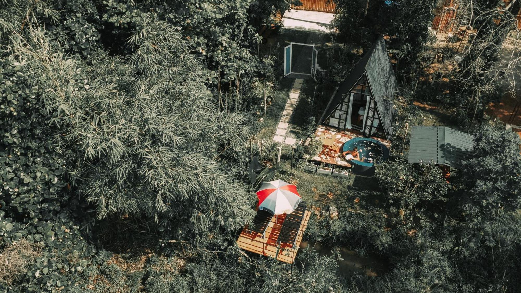 The We2 "Wildwood Elegance Escape" Bed & Breakfast Induruwa Dış mekan fotoğraf