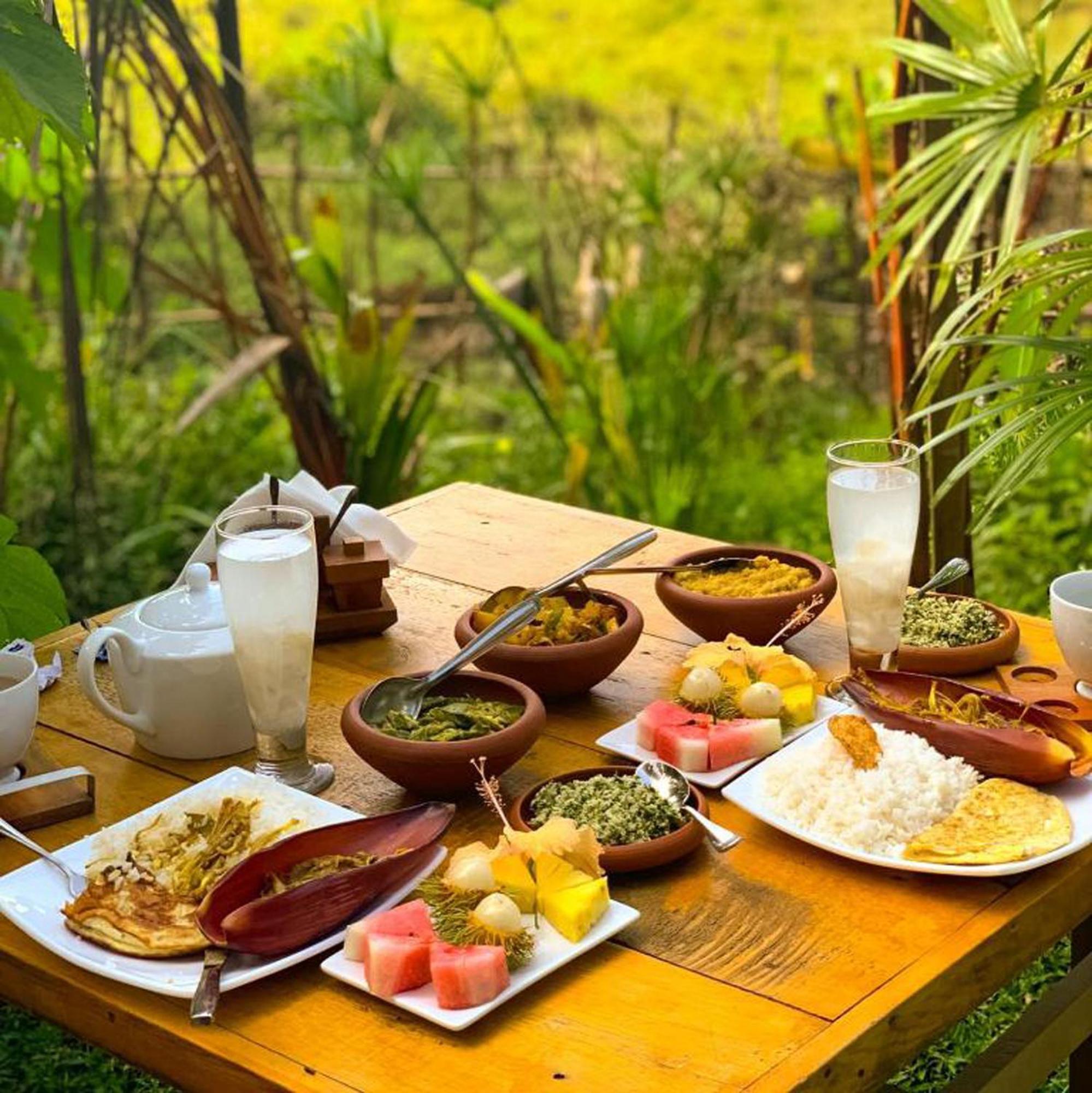The We2 "Wildwood Elegance Escape" Bed & Breakfast Induruwa Dış mekan fotoğraf